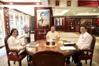 Menteri Keuangan Sri Mulyani Indrawati bersama Wakil Menteri Keuangan II Thomas Djiwandono menemui Presiden terpilih Prabowo Subianto. (Facebook.com @Sri Mulyani Indrawati)