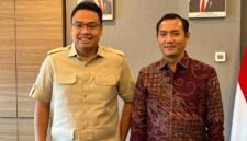 Wakil Menteri Komunikasi dan Digital Angga Raka Prabowo menerima Ketua Komisi Penyiaran Indonesia Pusat Ubaidillah. (Dok. komdigi.go.id)

