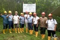 Perhutani Purwakarta bekerja sama dengan PT. Indah Kiat Pulp & Paper Tbk. melakukan uji petik tanaman biomassa jenis Kaliandra dan Gamal/Gleiriside. (Dok. Perhutani.co.id)