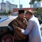 Momen akrab antara Presiden Republik Indonesia Indonesia, Prabowo Subianto dan Perdana Menteri Malaysia, Anwar Ibrahim. (Facebook.com @Setkab RI)